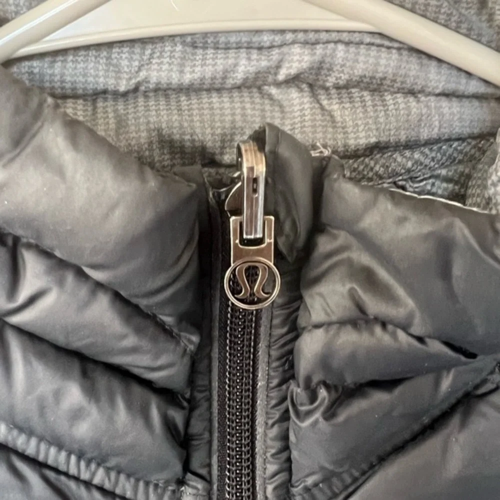 Lululemon Athletica Run Reversible Turn Around 650 Fill Down Black Jacket Sz 4